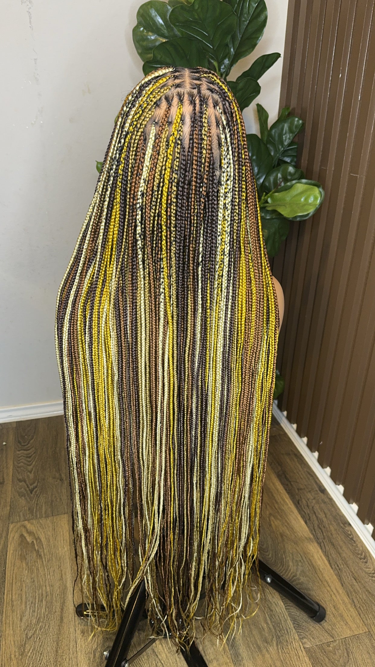 Multi color knotless braids